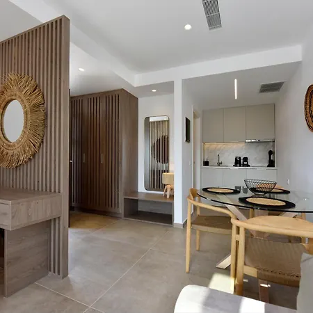 Anais Milos Aparthotel 4*