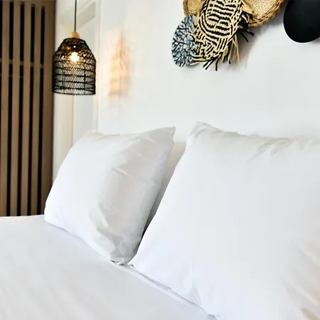 Anais Milos Aparthotel 4*