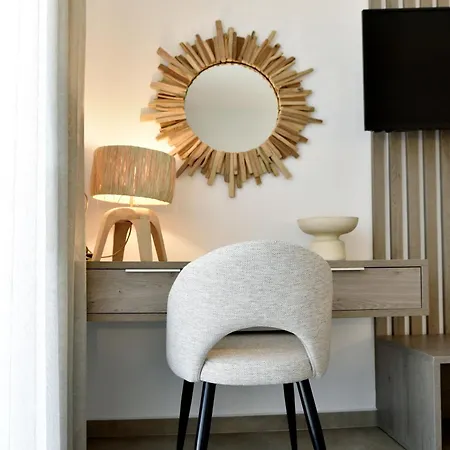 Anais Milos Adamantas (Milos)