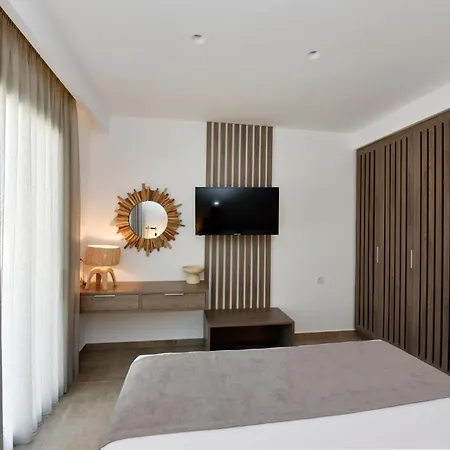 Anais Milos Aparthotel 4*