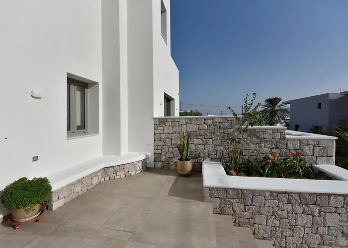 Anais Milos Adamantas (Milos)