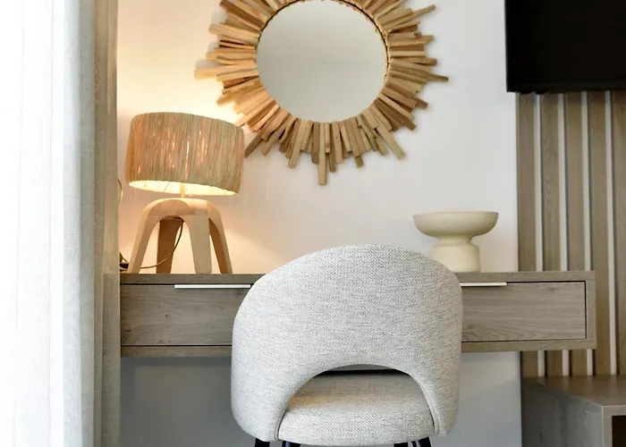 Anais Milos Adamantas (Milos)