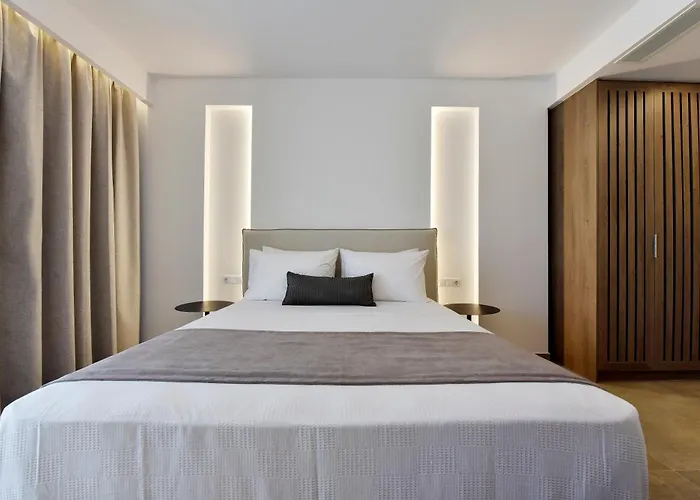 Anais Milos Adamantas (Milos)