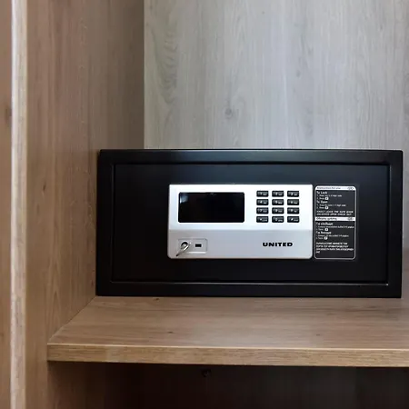 アパートホテル Anais Milos アダマス